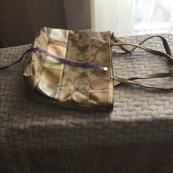 Coach purse - Picture 2 of 6